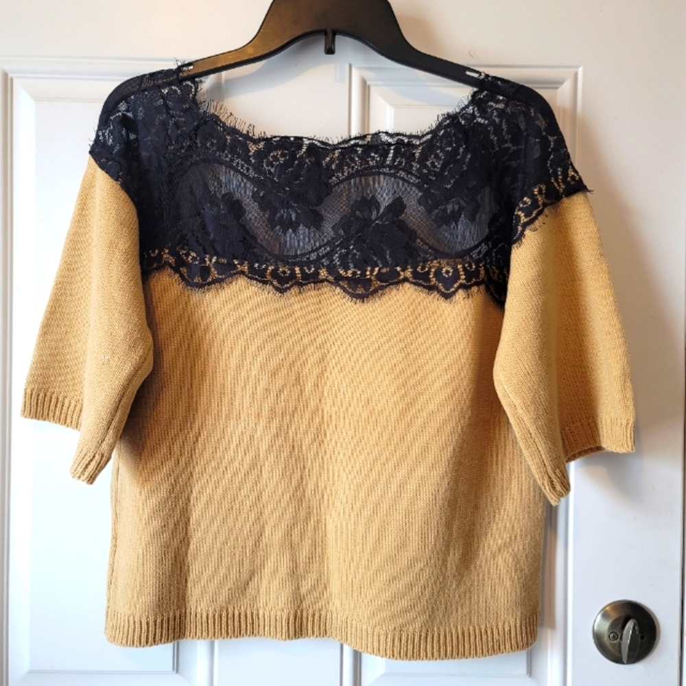 Women's off shoulder lace and knit top